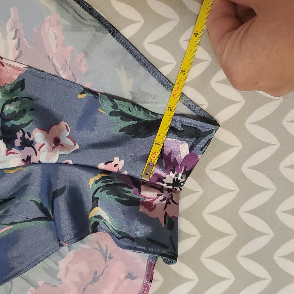VS Shorts - Picture 5 of 7